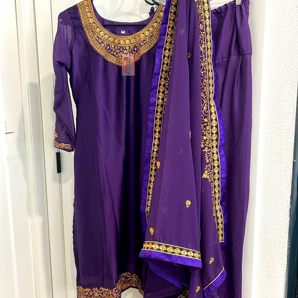 NWT Salwar kameez Traditional 3 Piece Set |Size 38